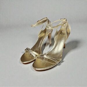 🌻Stuart Weitzman Gold Metallic Strappy Sandals Women's Size 8